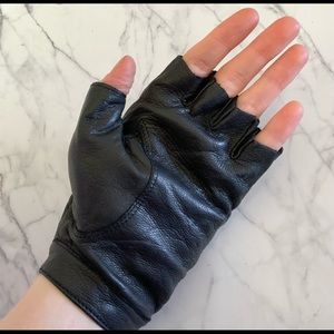 Like new BCBG biker gloves